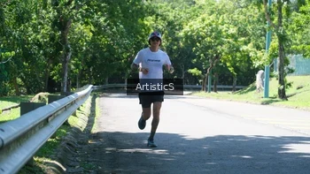 Runner Photo 1740425