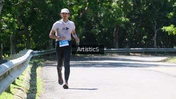 Runner Photo 1740440