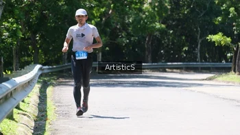 Runner Photo 1740443