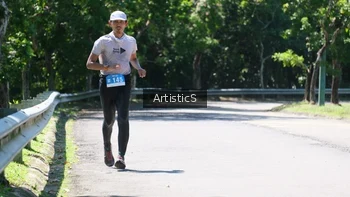 Runner Photo 1740447