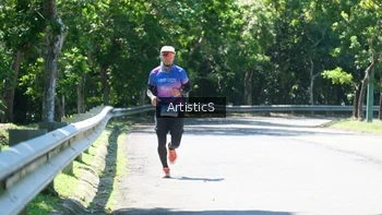Runner Photo 1740473