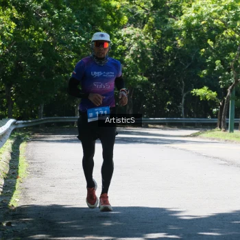 Runner Photo 1740475