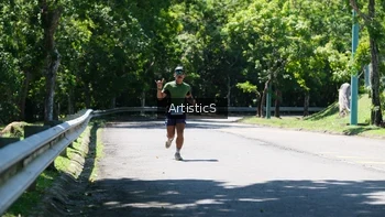 Runner Photo 1740478