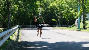 Runner Photo 1740480