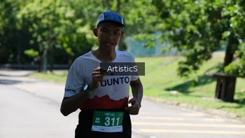Runner Photo 1740496