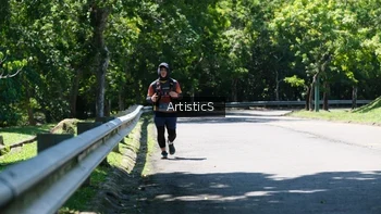 Runner Photo 1740499
