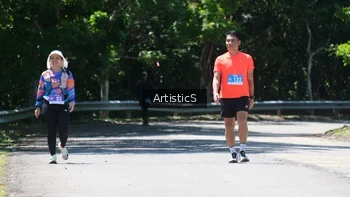 Runner Photo 1740828