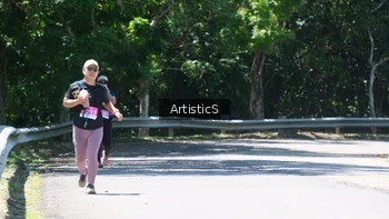 Runner Photo 1740897