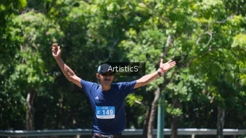 Runner Photo 1741463
