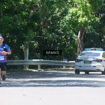 Runner Photo 1741470
