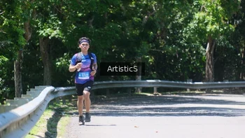 Runner Photo 1741472