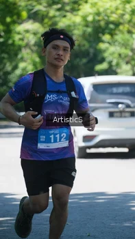 Runner Photo 1741479