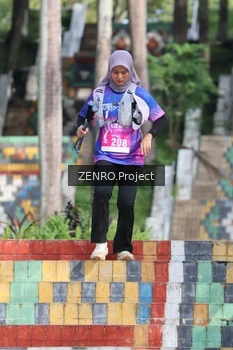 Runner Photo 1742092