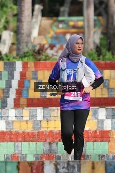 Runner Photo 1742096