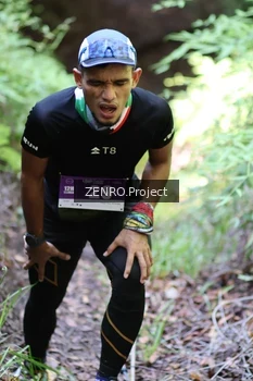 Runner Photo 1744023