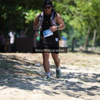 Runner Photo 1744690