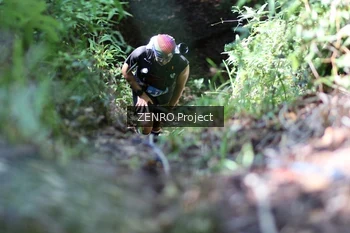 Runner Photo 1745015