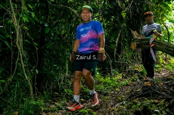 Runner Photo 1745305