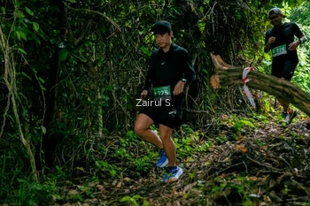 Runner Photo 1745330