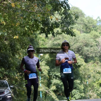 Runner Photo 1745375