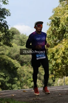 Runner Photo 1745434