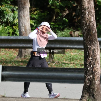 Runner Photo 1745497