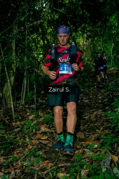 Runner Photo 1745659