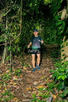 Runner Photo 1745703