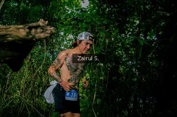 Runner Photo 1745747