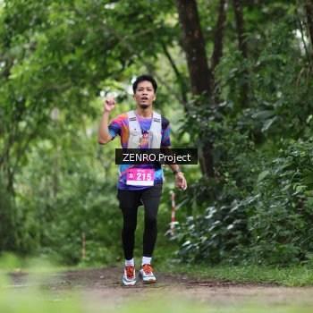 Runner Photo 1745852