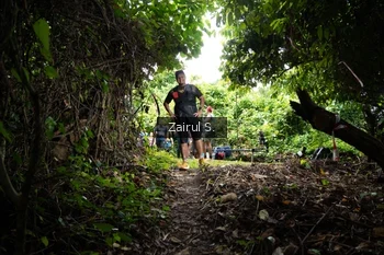 Runner Photo 1745984