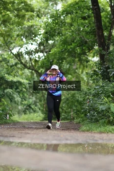 Runner Photo 1746342
