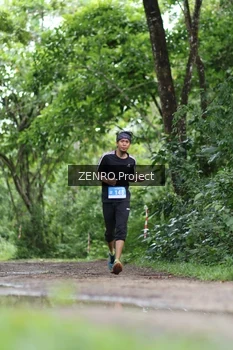Runner Photo 1746645