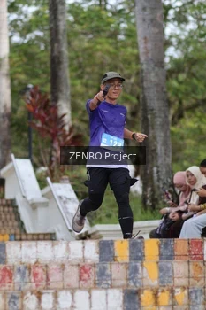 Runner Photo 1747038