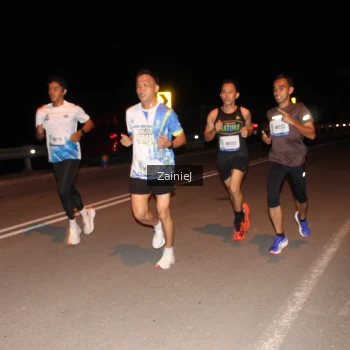 Runner Photo 1747119