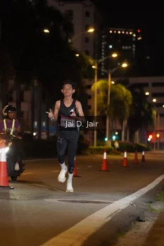 Runner Photo 1747895