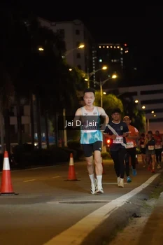 Runner Photo 1748060