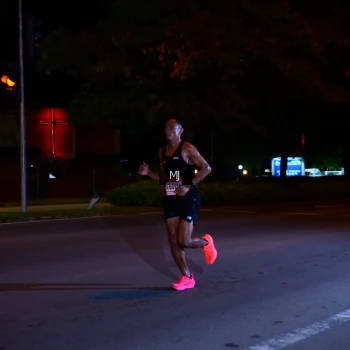 Runner Photo 1748302