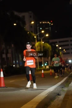 Runner Photo 1748375