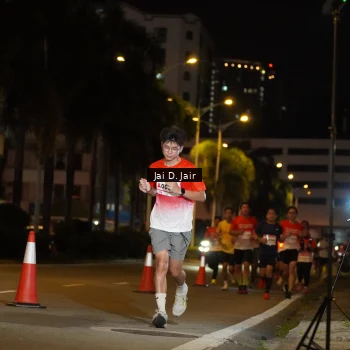 Runner Photo 1748972