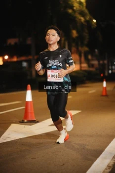 Runner Photo 1749179