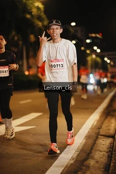 Runner Photo 1749764