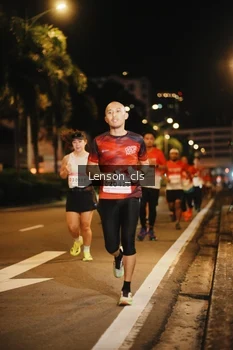 Runner Photo 1749999