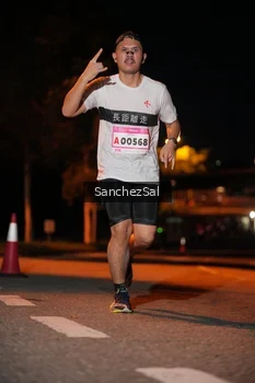 Runner Photo 1750016