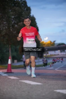 Runner Photo 1750137