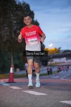 Runner Photo 1750143