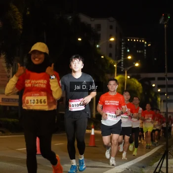 Runner Photo 1750197