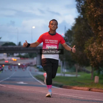 Runner Photo 1750204