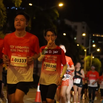 Runner Photo 1750243