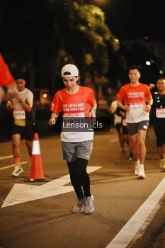 Runner Photo 1750990